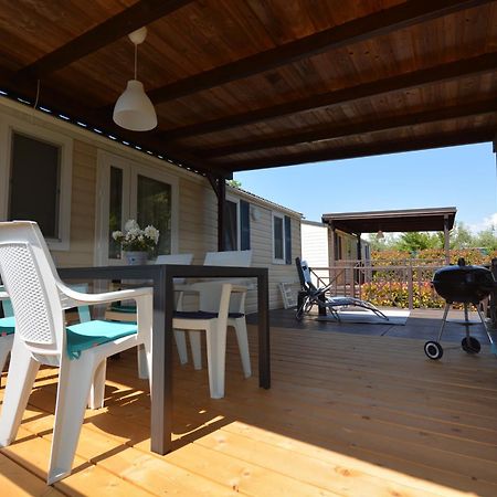 West Coast Mobilhome With Xxl Terrace In Naturist Resort Solaris Fkk Tar-Vabriga Exteriör bild
